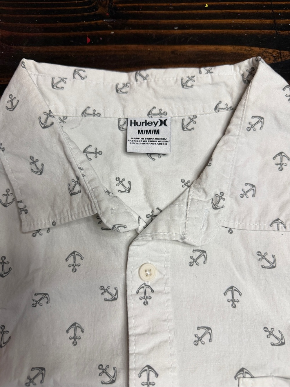 Hurley White Short-Sleeve Button-Up Shirt with Gray Anchor Print